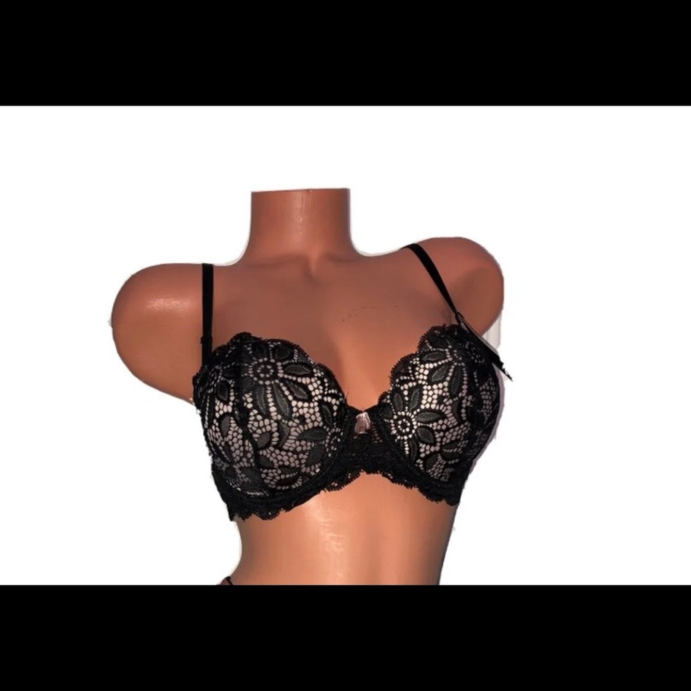 Strapless Bombshell Style Bra- Adds two cup sizes